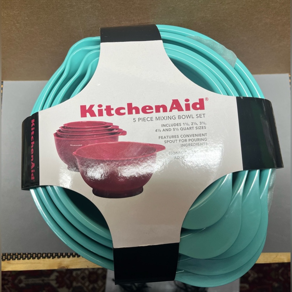 Kitchen Aid 5 piece Mixing Bowl Set
Light Blue